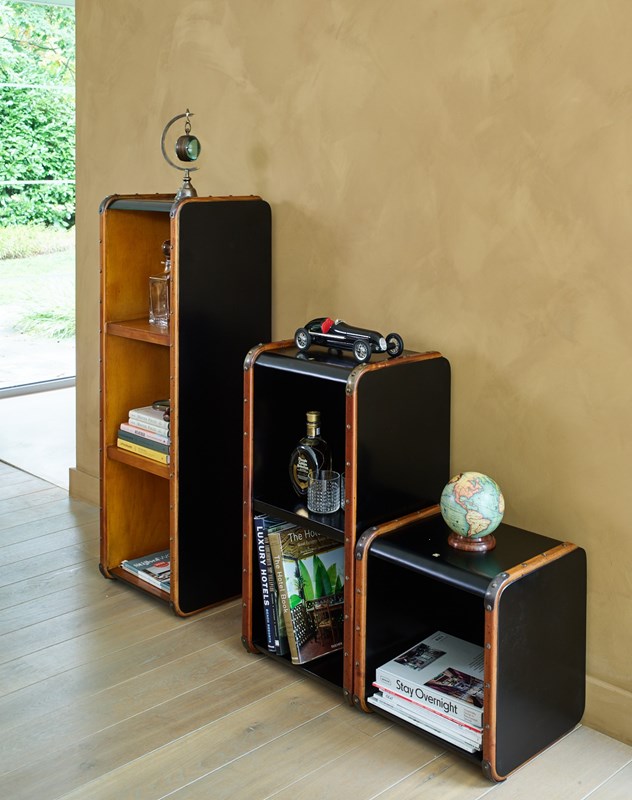 Étagère de style malle noir