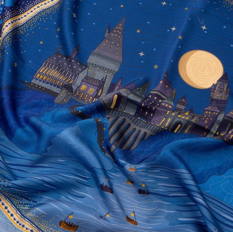 Carré de soie 90, Harry Potter, L'arrivée à Poudlard